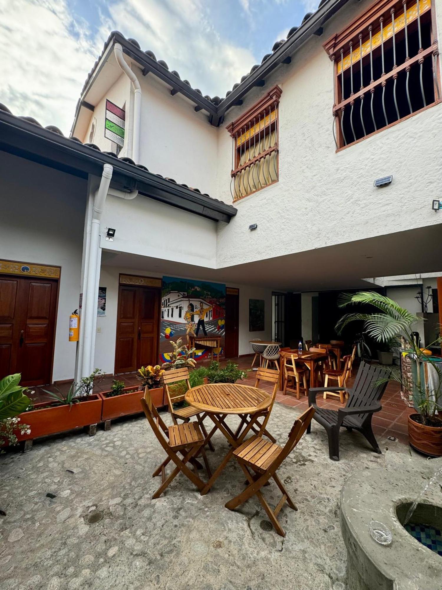 Hotel Casa Bresse Cali Exteriör bild